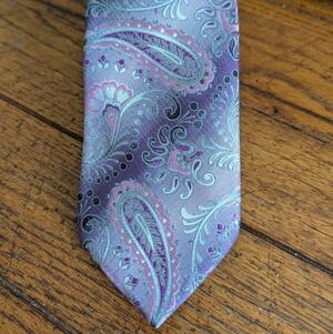 Van Heusen Lavender Paisley Tie